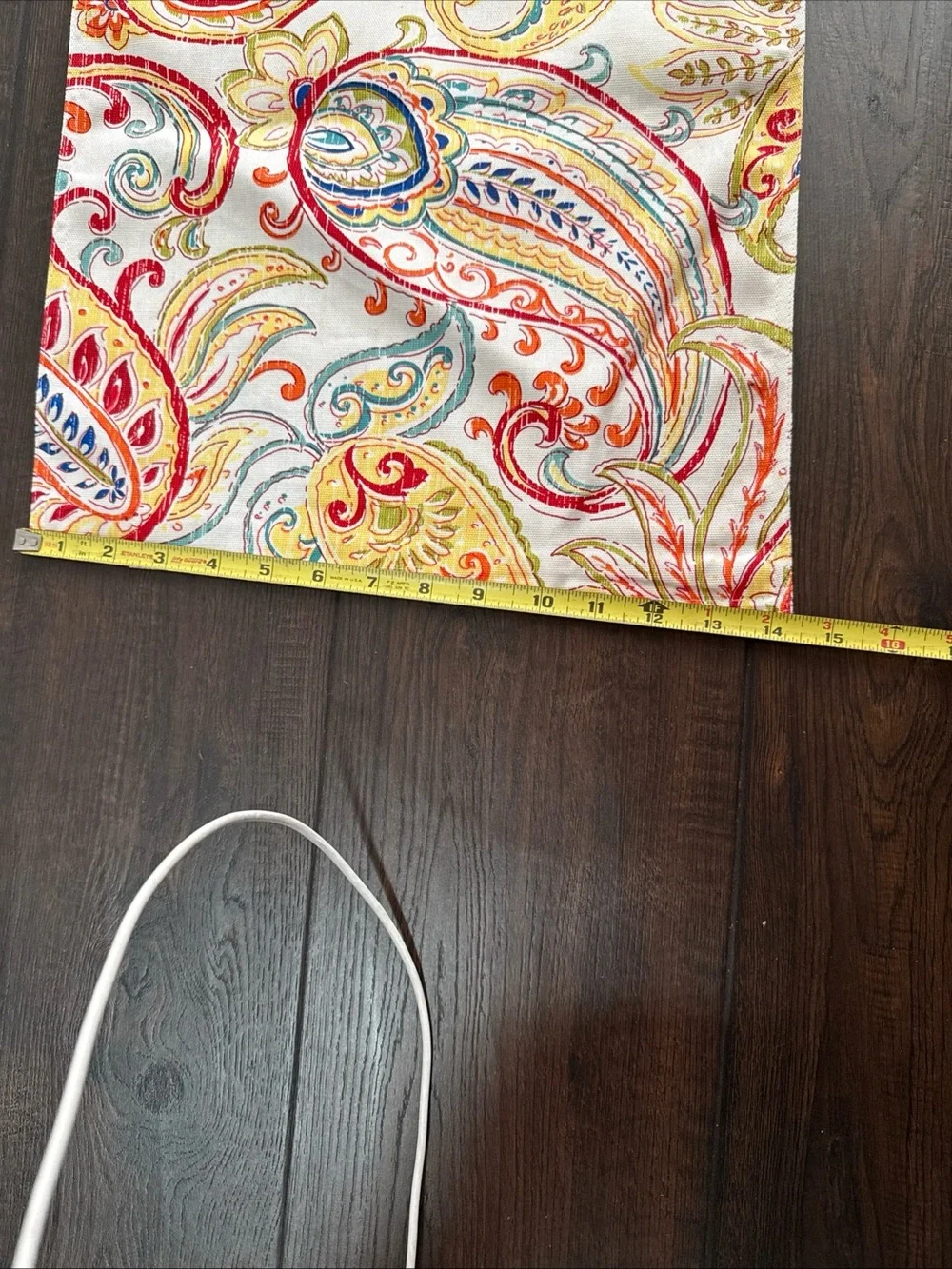 Paisley Pattern Table Runner Fieata Brand tag removed
